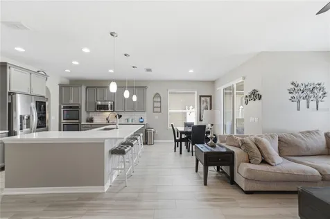1114 Fountain Coin Loop Orlando FL 32828