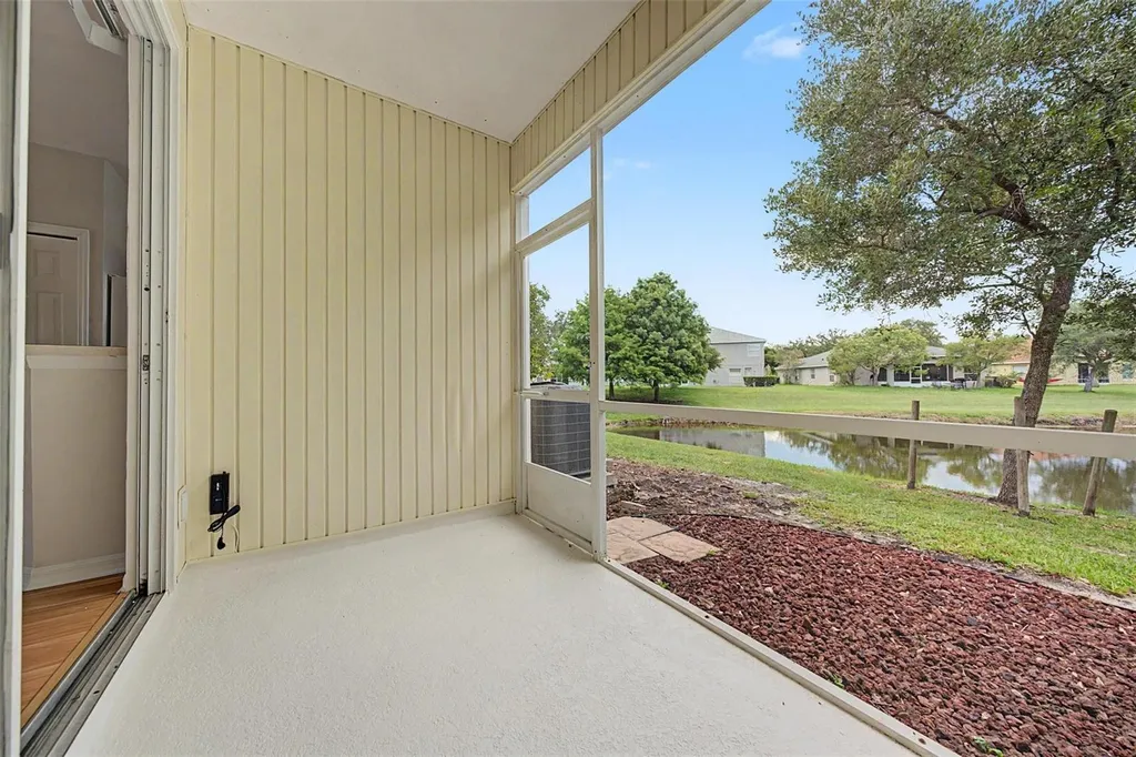 12216 Country White Circle Tampa FL 33635