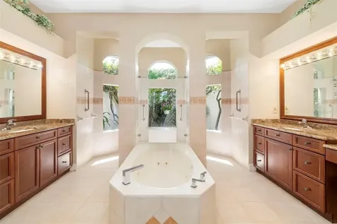 2528 Tom Morris Drive Sarasota FL 34240