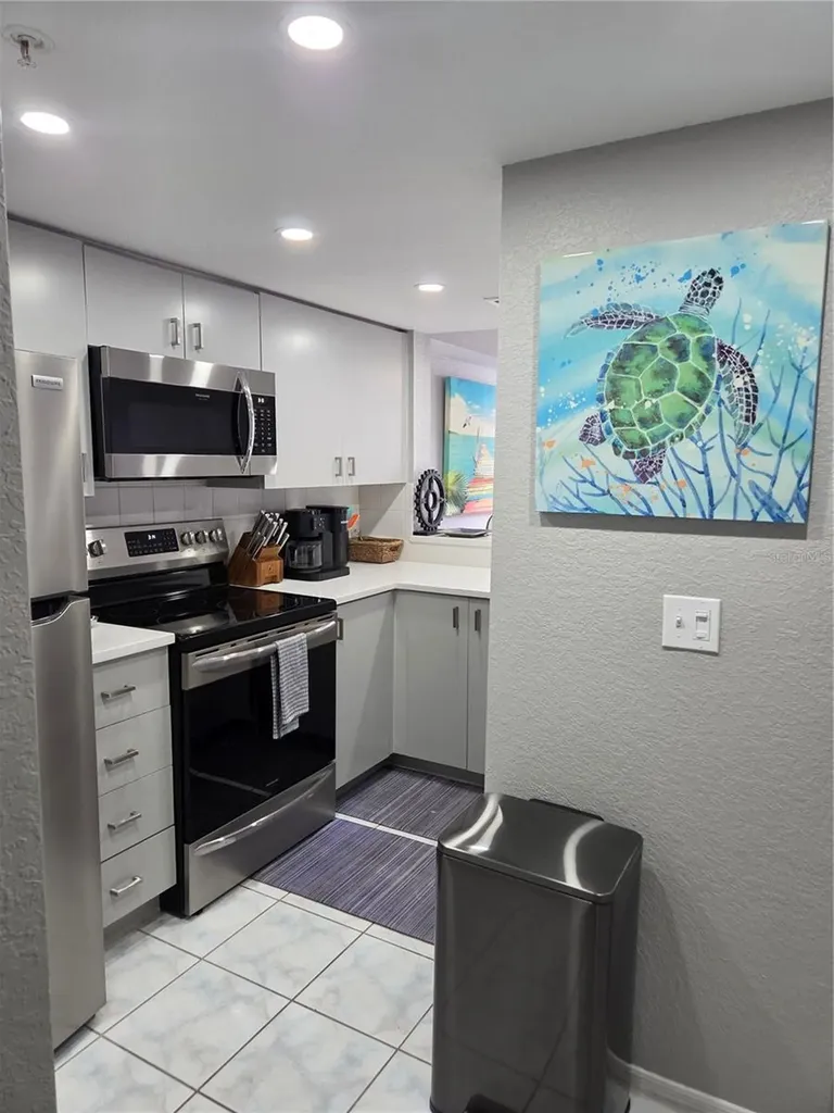850 S Tamiami Trail Sarasota FL 34236
