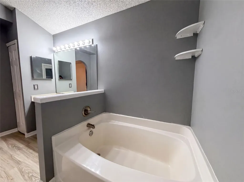 29 Valencia Circle Debary FL 32713