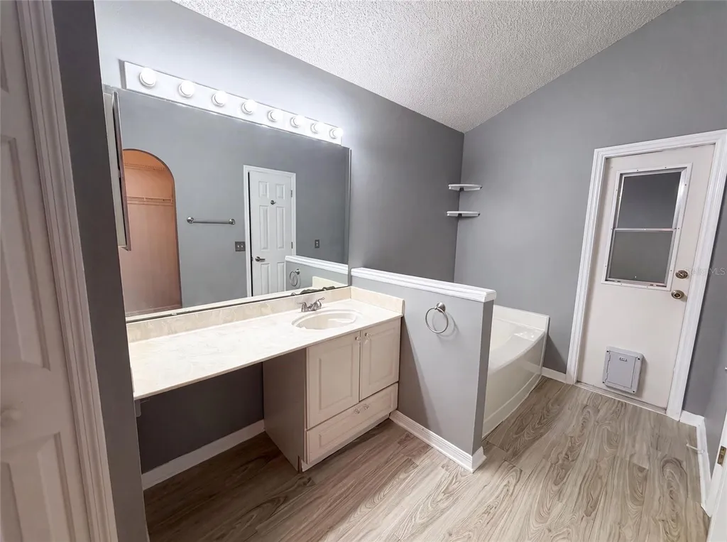 29 Valencia Circle Debary FL 32713