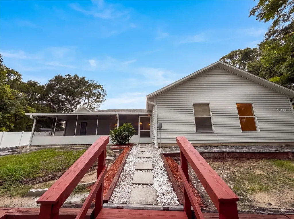 29 Valencia Circle Debary FL 32713