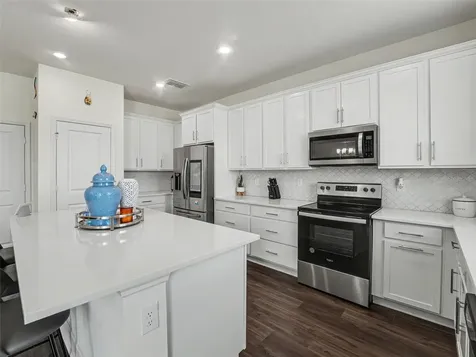 905 Overpool Avenue Davenport FL 33896