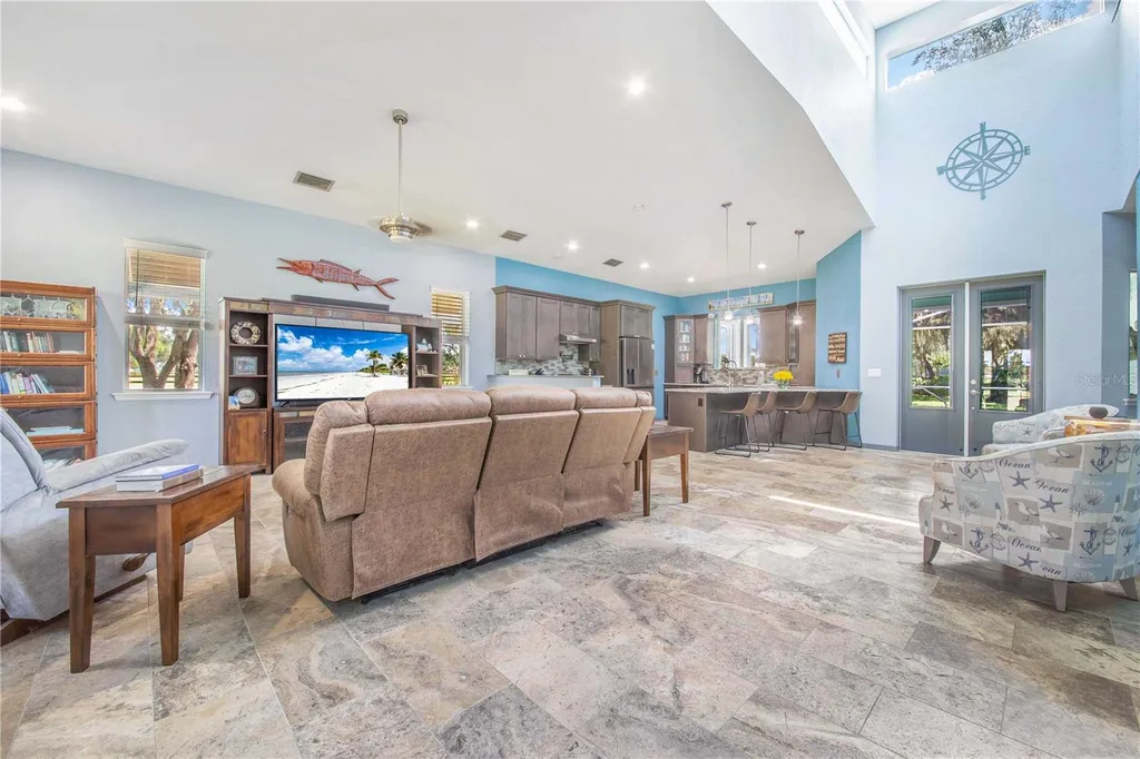 2424 Burns Avenue Lake Wales FL 33898