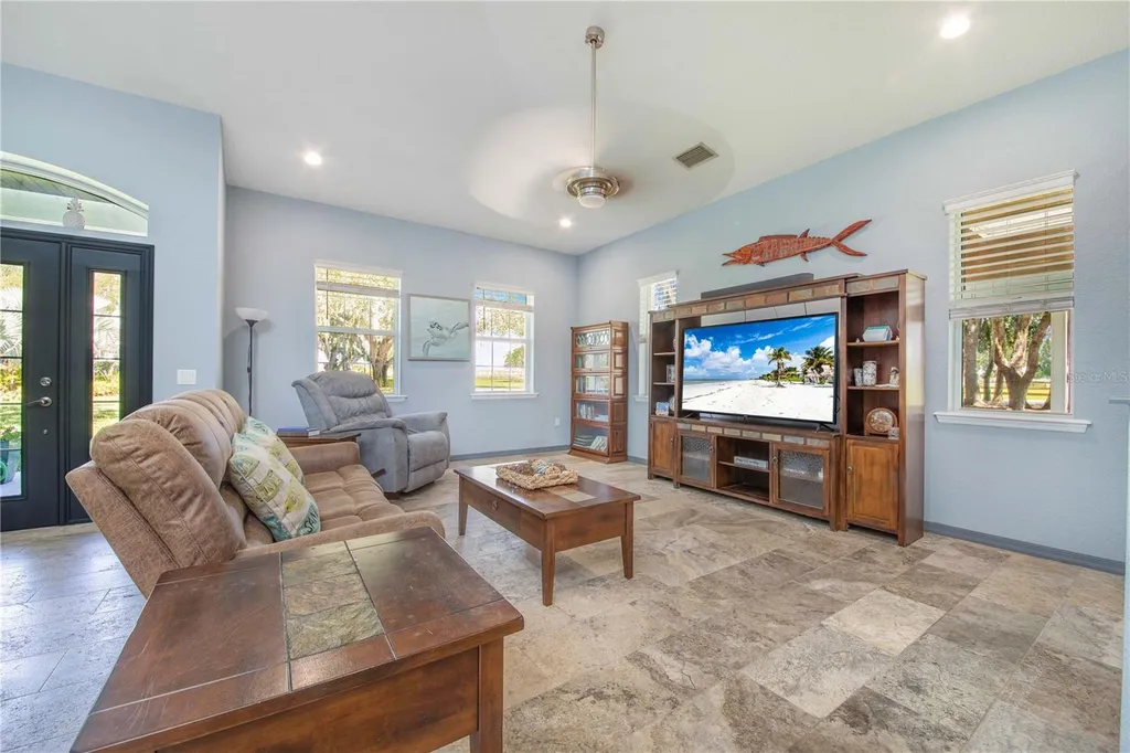 2424 Burns Avenue Lake Wales FL 33898
