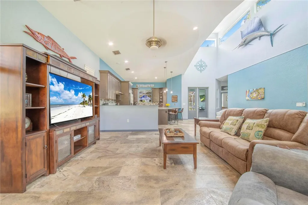 2424 Burns Avenue Lake Wales FL 33898