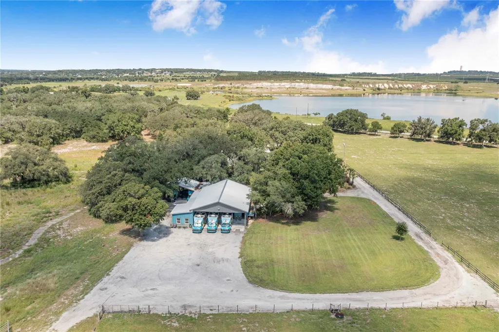 2424 Burns Avenue Lake Wales FL 33898