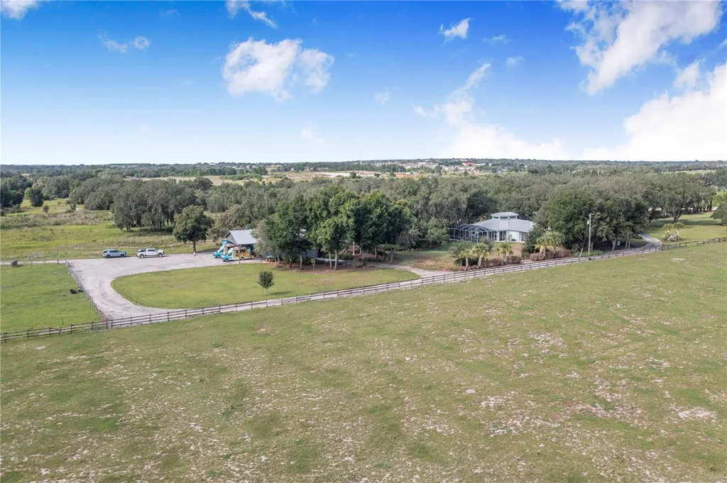 2424 Burns Avenue Lake Wales FL 33898