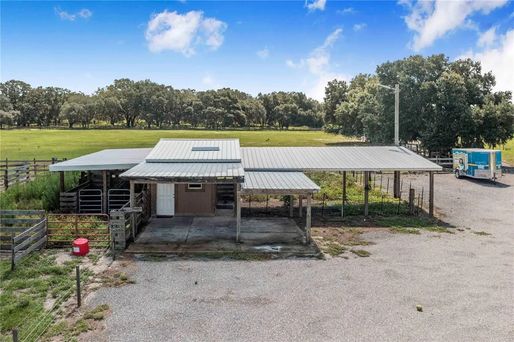2424 Burns Avenue Lake Wales FL 33898