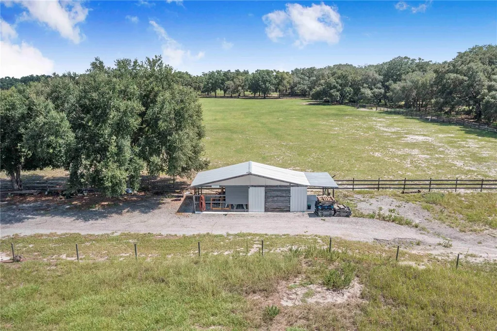 2424 Burns Avenue Lake Wales FL 33898