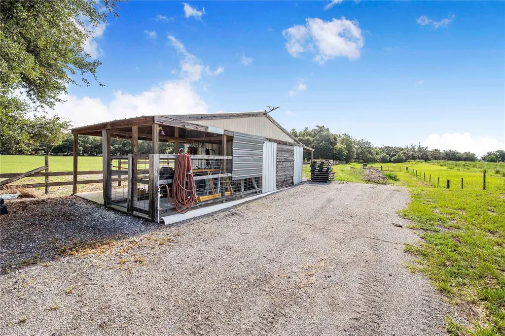 2424 Burns Avenue Lake Wales FL 33898