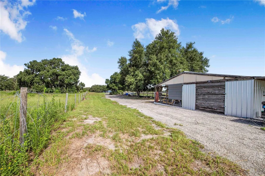 2424 Burns Avenue Lake Wales FL 33898