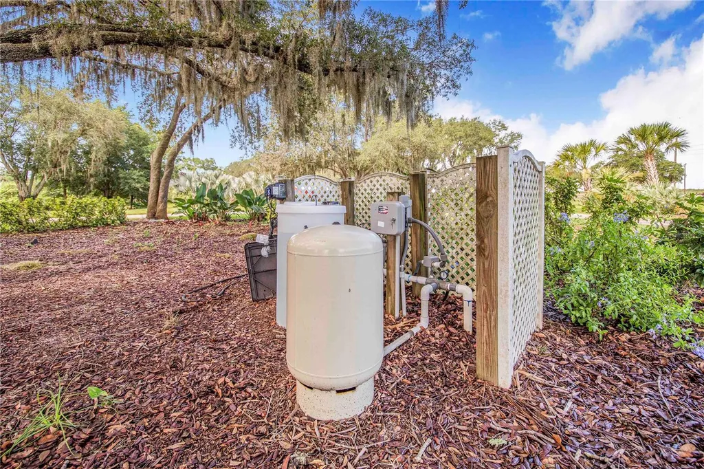 2424 Burns Avenue Lake Wales FL 33898