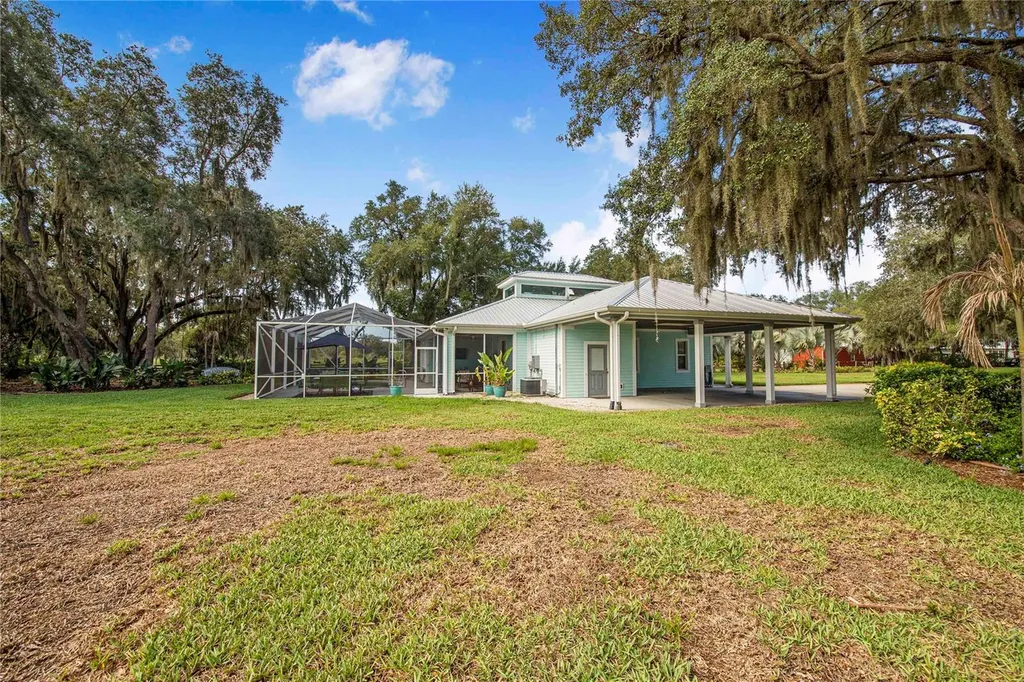 2424 Burns Avenue Lake Wales FL 33898