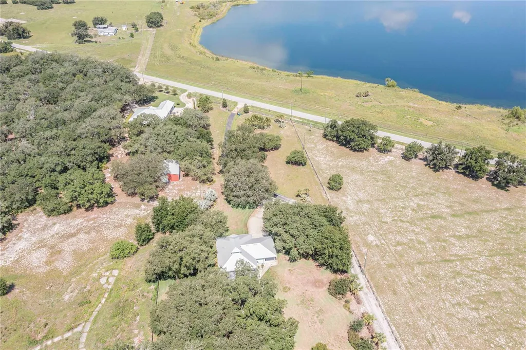 2424 Burns Avenue Lake Wales FL 33898
