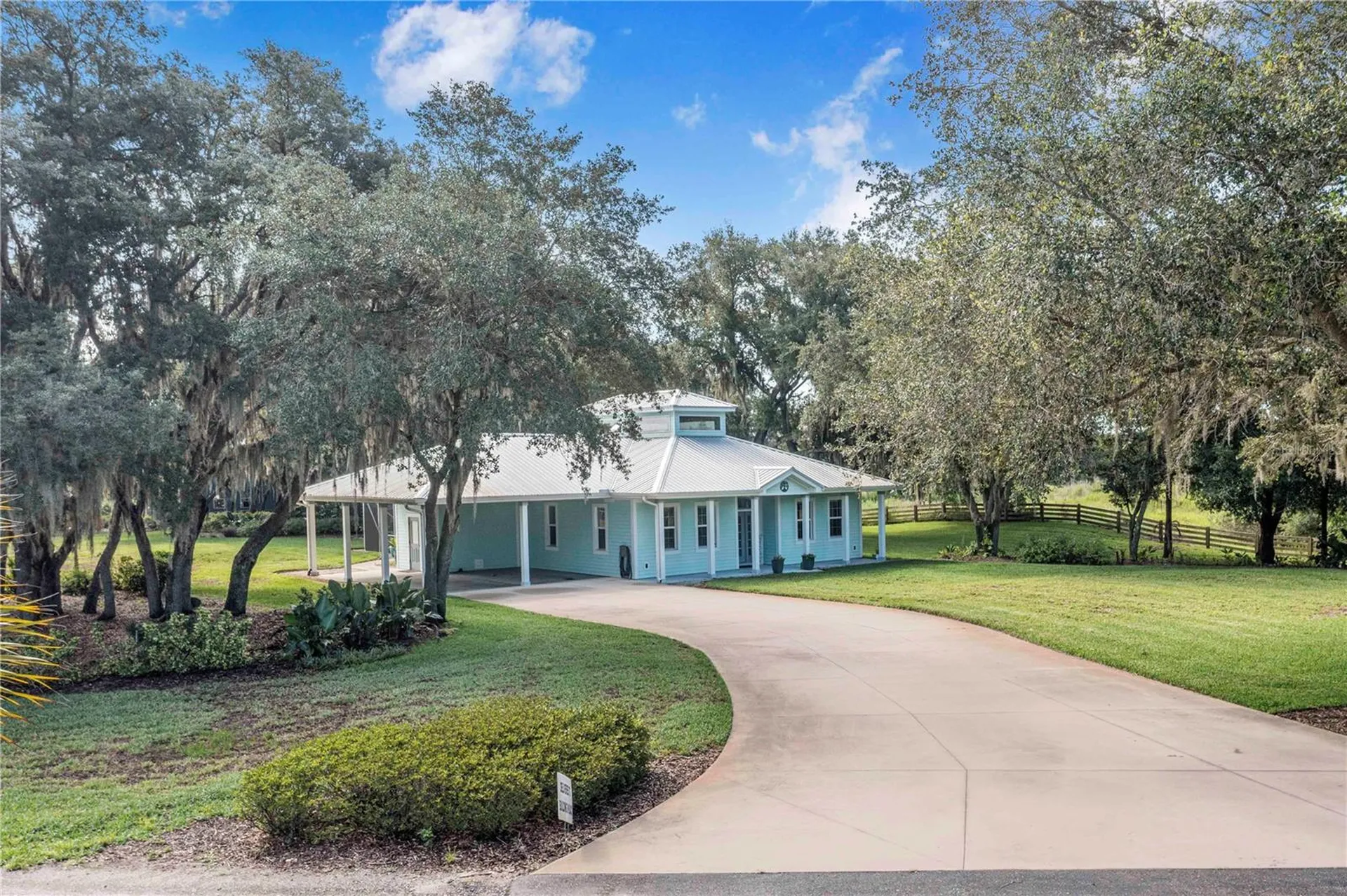 2424 Burns Avenue Lake Wales FL 33898
