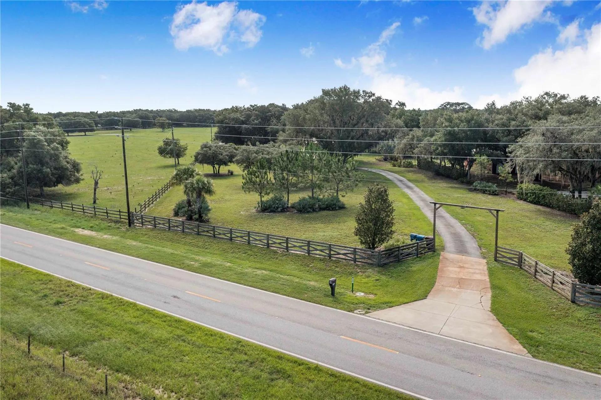 2424 Burns Avenue Lake Wales FL 33898