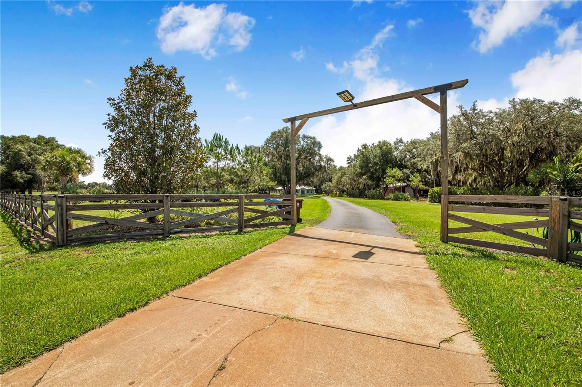 2424 Burns Avenue Lake Wales FL 33898