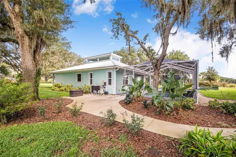 2424 Burns Avenue Lake Wales FL 33898