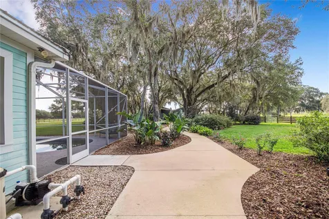 2424 Burns Avenue Lake Wales FL 33898