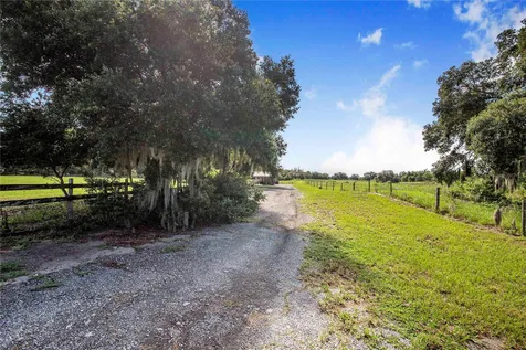 2424 Burns Avenue Lake Wales FL 33898