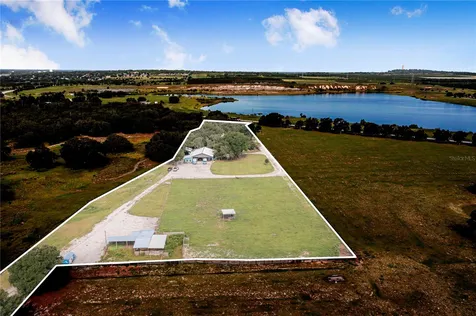2424 Burns Avenue Lake Wales FL 33898