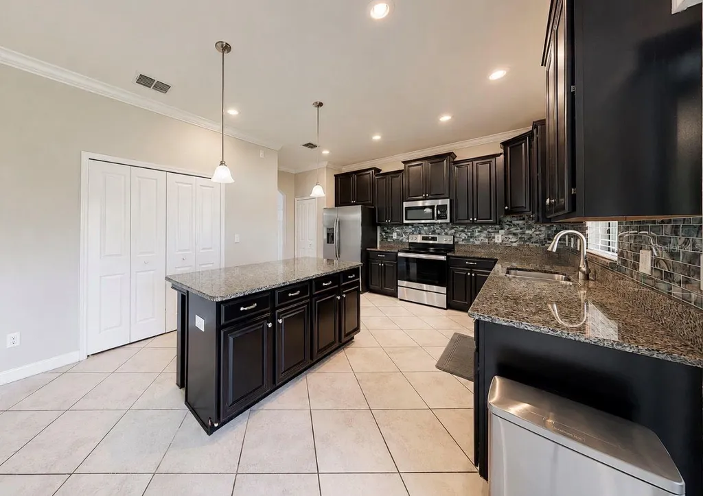 9924 Smarty Jones Drive Ruskin FL 33573