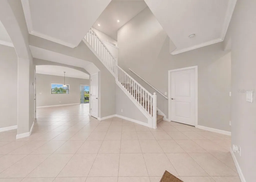 9924 Smarty Jones Drive Ruskin FL 33573