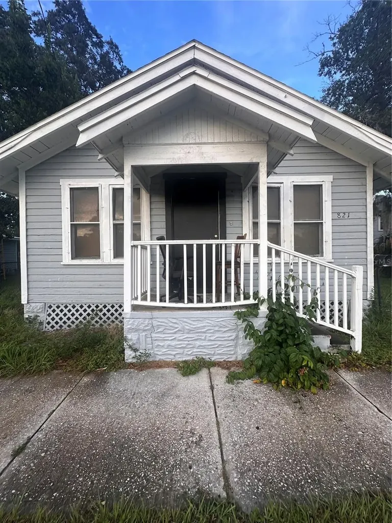 821 N Ridgewood Avenue Daytona Beach FL 32114