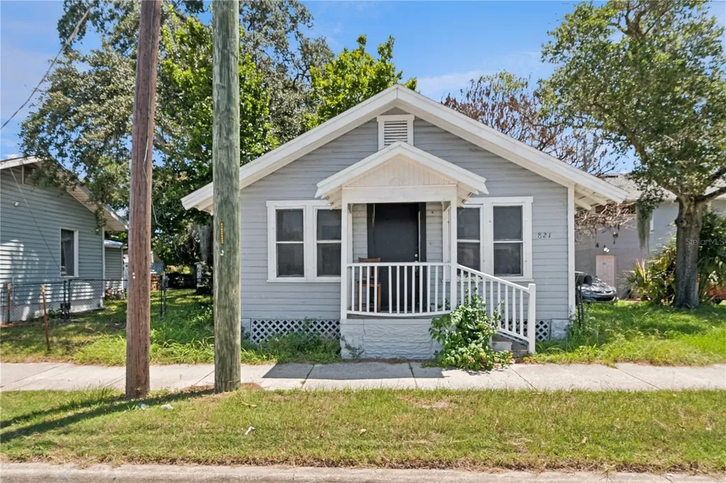 821 N Ridgewood Avenue Daytona Beach FL 32114