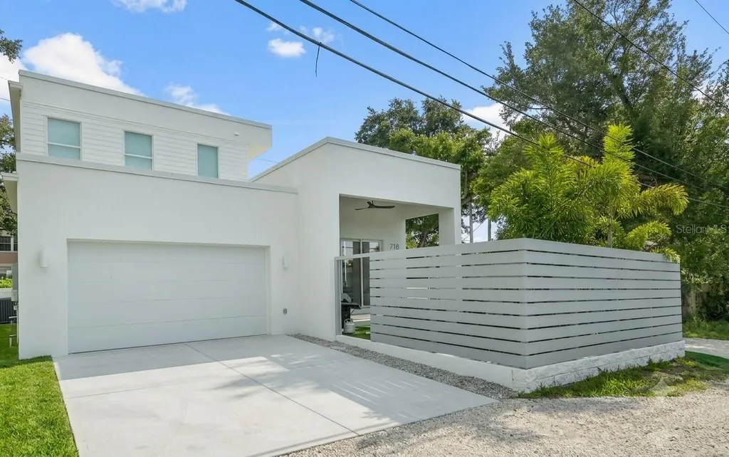 718 14th Avenue S St Petersburg FL 33701