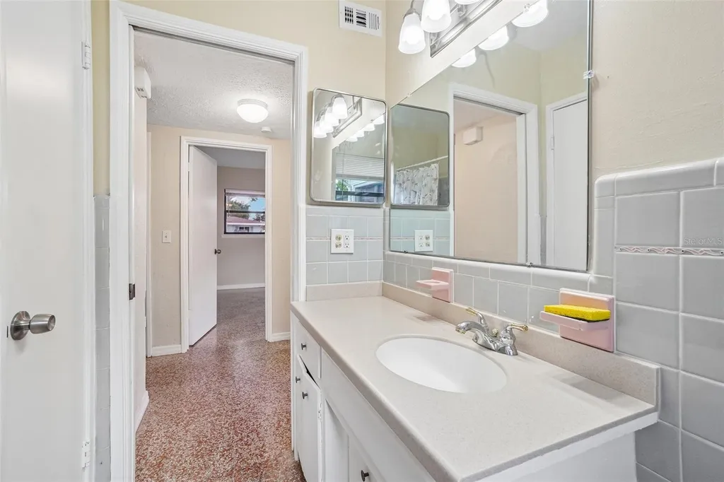 1421 Temple Street Clearwater FL 33756