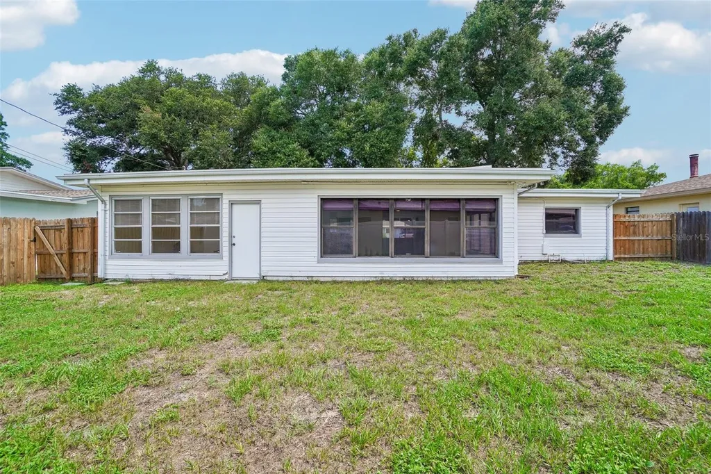 1421 Temple Street Clearwater FL 33756