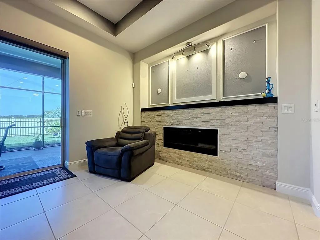 8665 E Bridgeport Bay Circle Mount Dora FL 32757