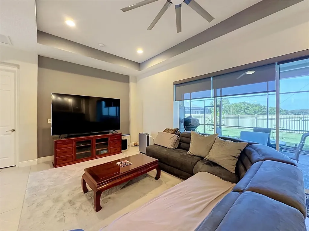 8665 E Bridgeport Bay Circle Mount Dora FL 32757