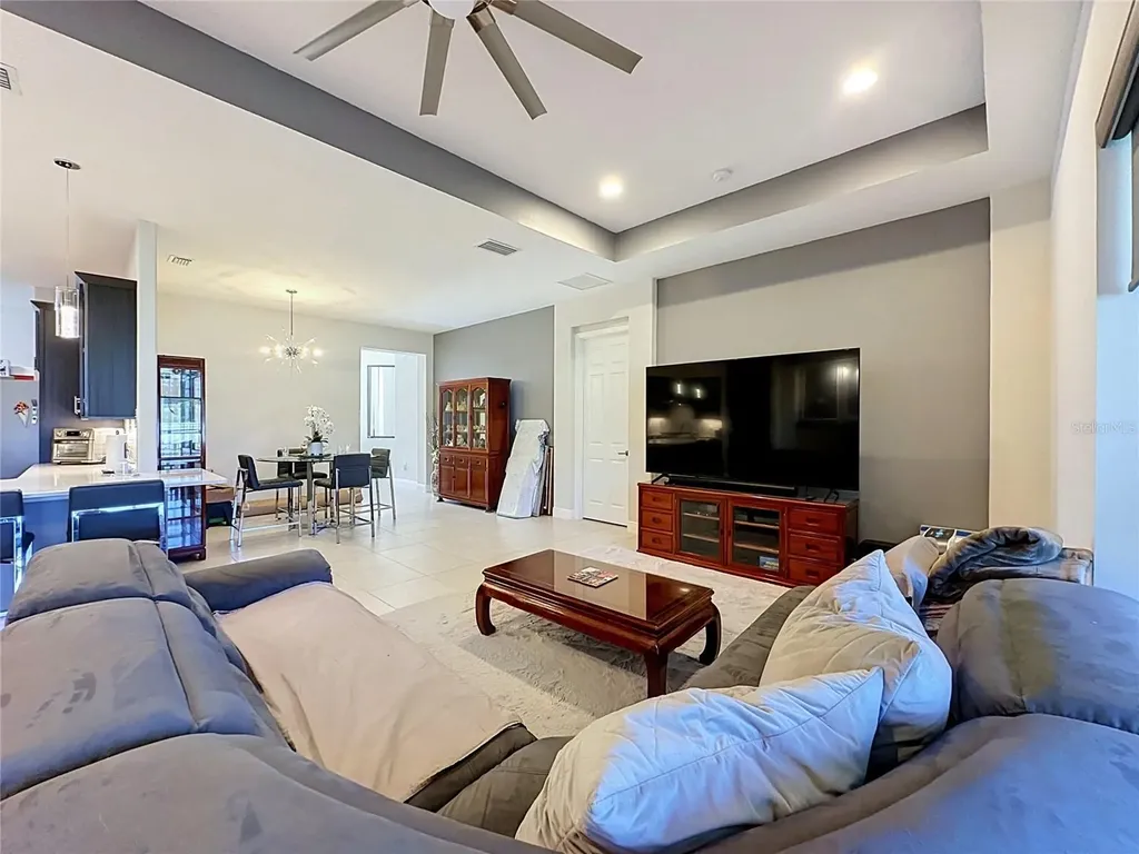 8665 E Bridgeport Bay Circle Mount Dora FL 32757