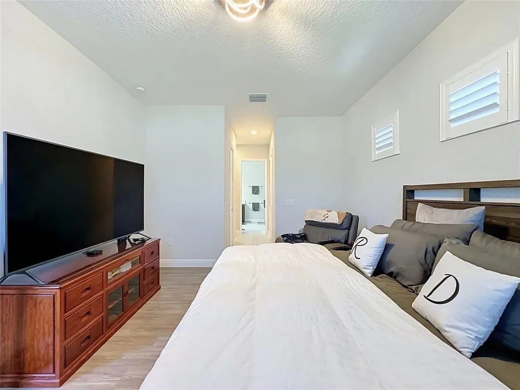 8665 E Bridgeport Bay Circle Mount Dora FL 32757