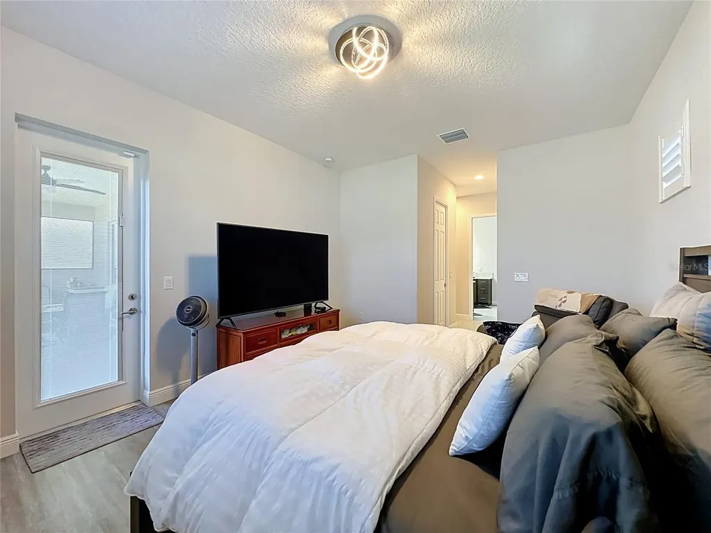 8665 E Bridgeport Bay Circle Mount Dora FL 32757