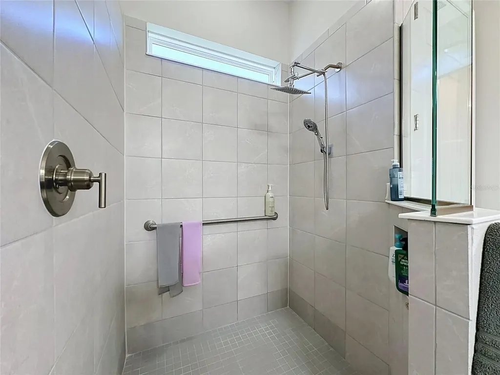 8665 E Bridgeport Bay Circle Mount Dora FL 32757