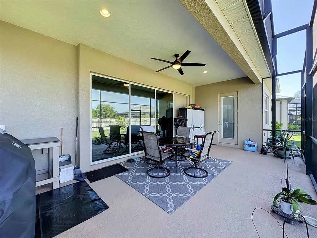 8665 E Bridgeport Bay Circle Mount Dora FL 32757