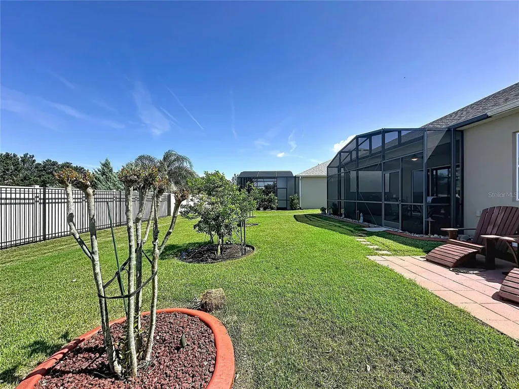 8665 E Bridgeport Bay Circle Mount Dora FL 32757