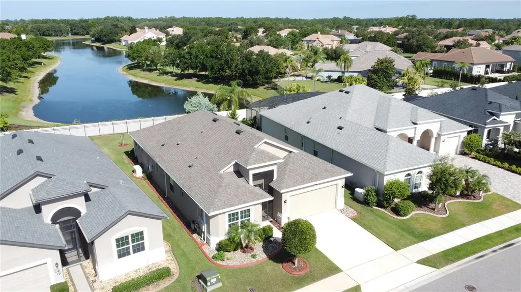 8665 E Bridgeport Bay Circle Mount Dora FL 32757