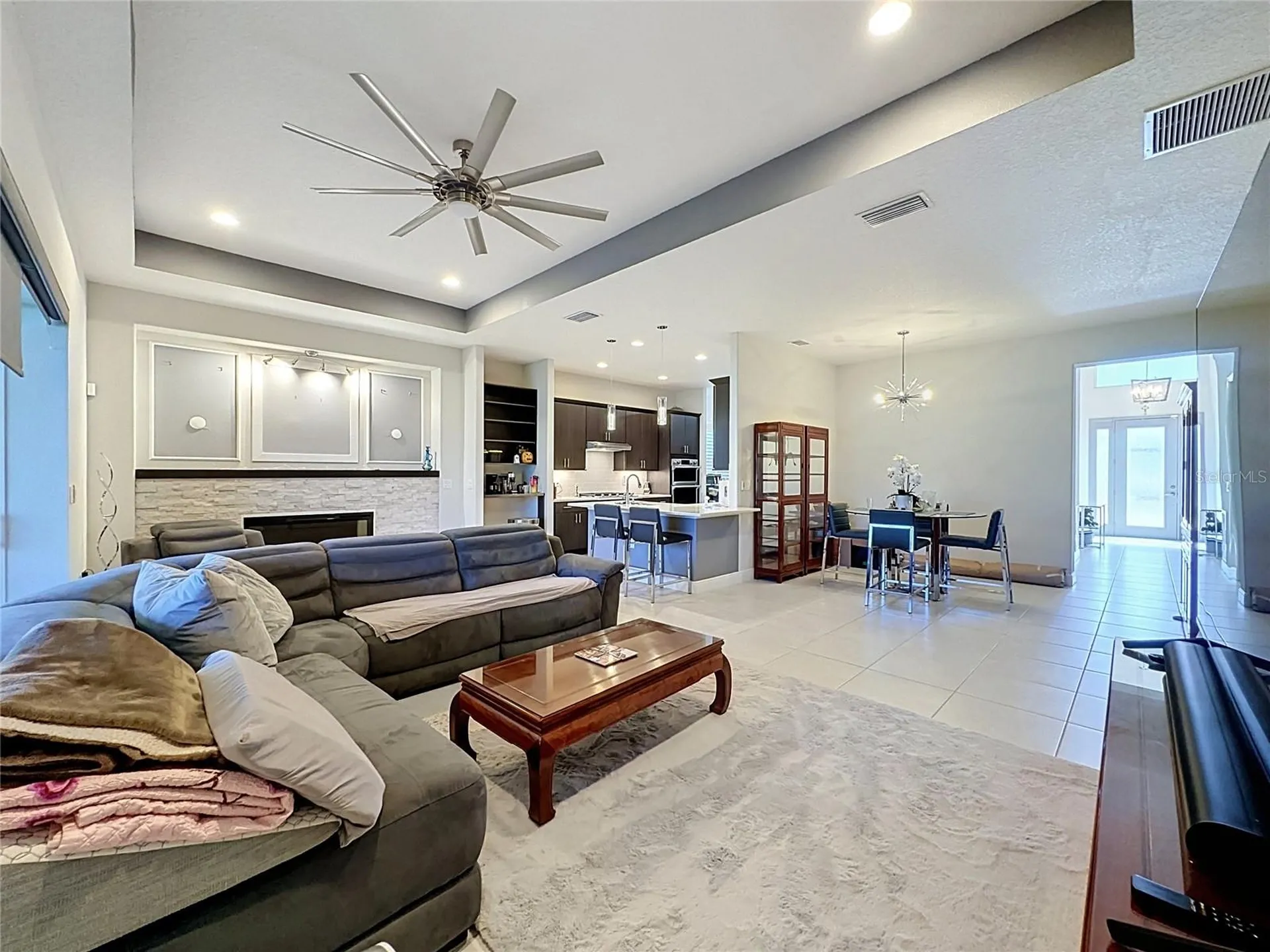 8665 E Bridgeport Bay Circle Mount Dora FL 32757
