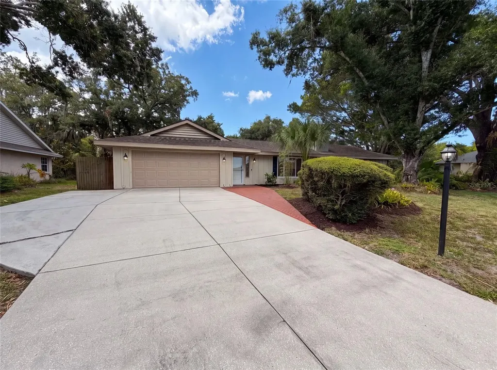 8028 Conservatory Circle Sarasota FL 34243