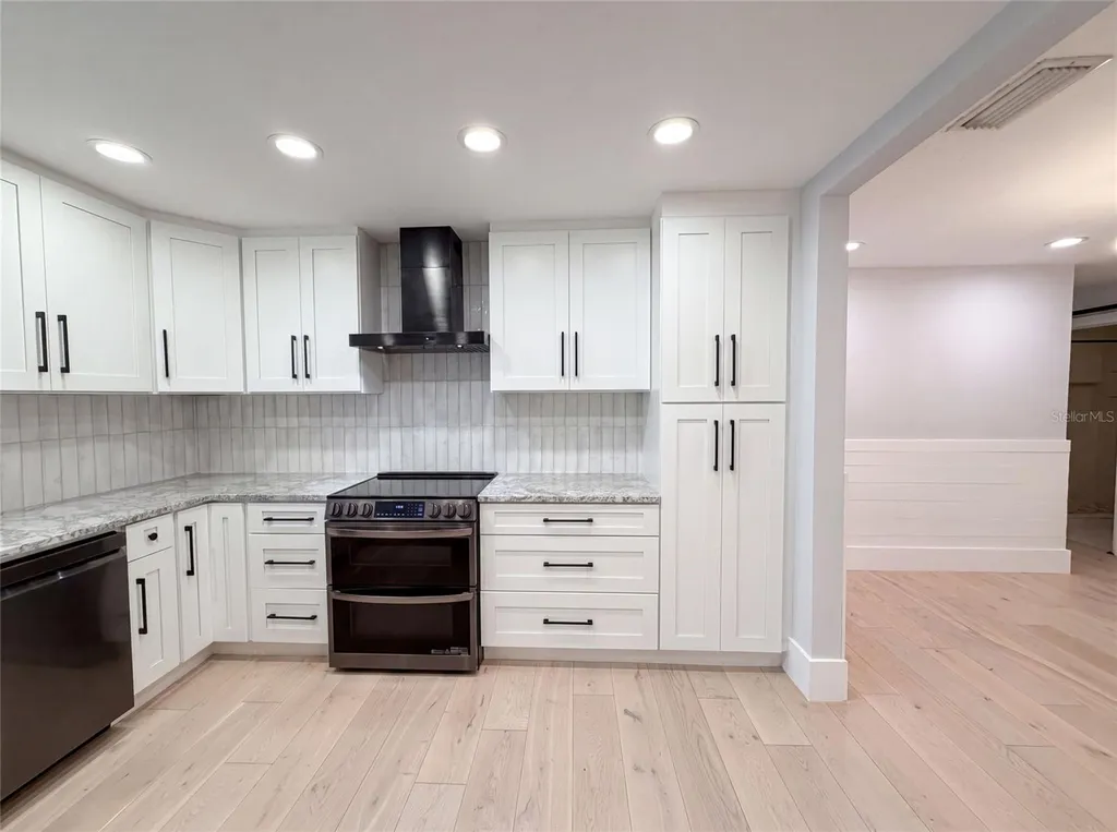 8028 Conservatory Circle Sarasota FL 34243