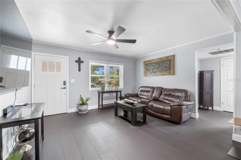 5425 47th Avenue N St Petersburg FL 33709