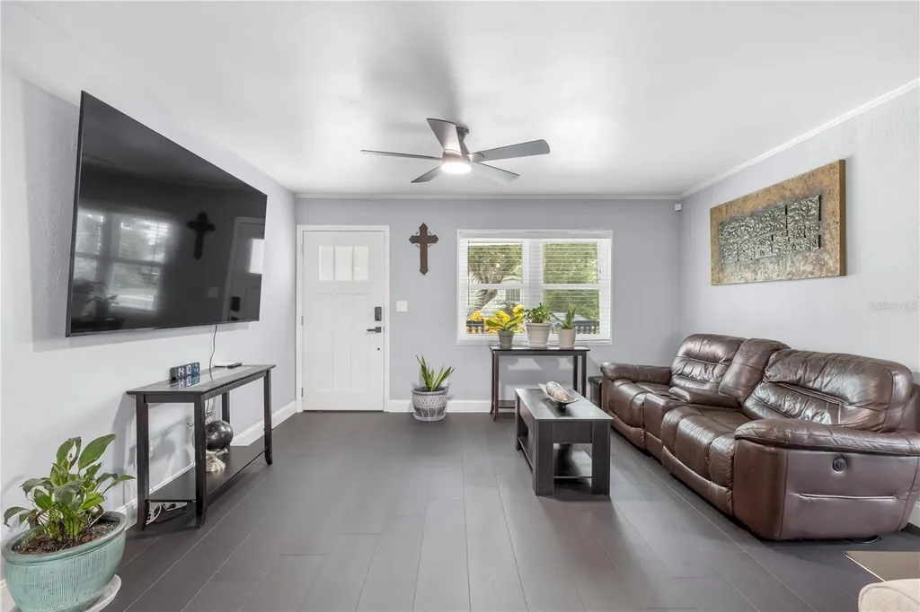 5425 47th Avenue N St Petersburg FL 33709