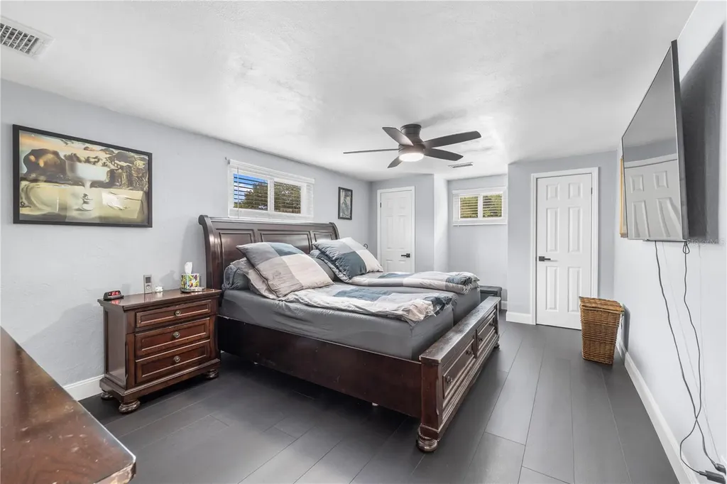 5425 47th Avenue N St Petersburg FL 33709