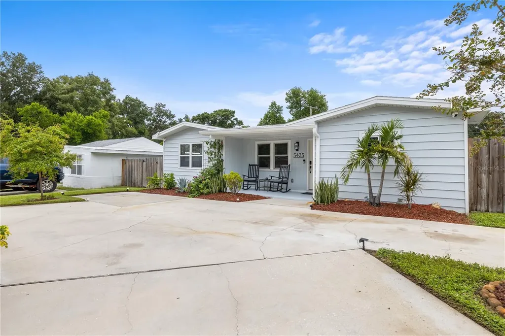 5425 47th Avenue N St Petersburg FL 33709